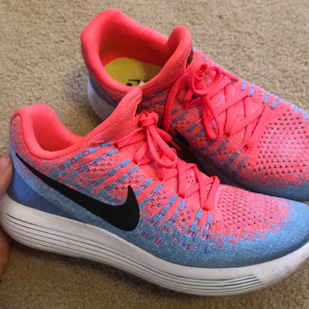 nike running shoes LIKE NEW